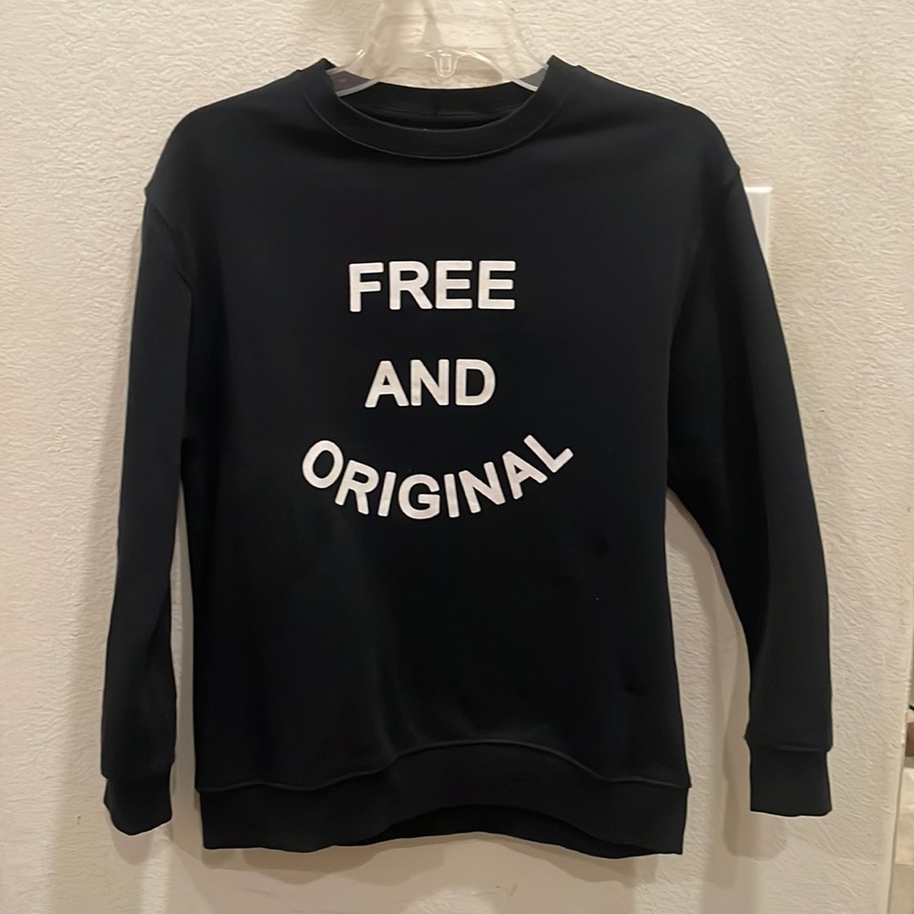 Free and Original Zara black sweatshirt